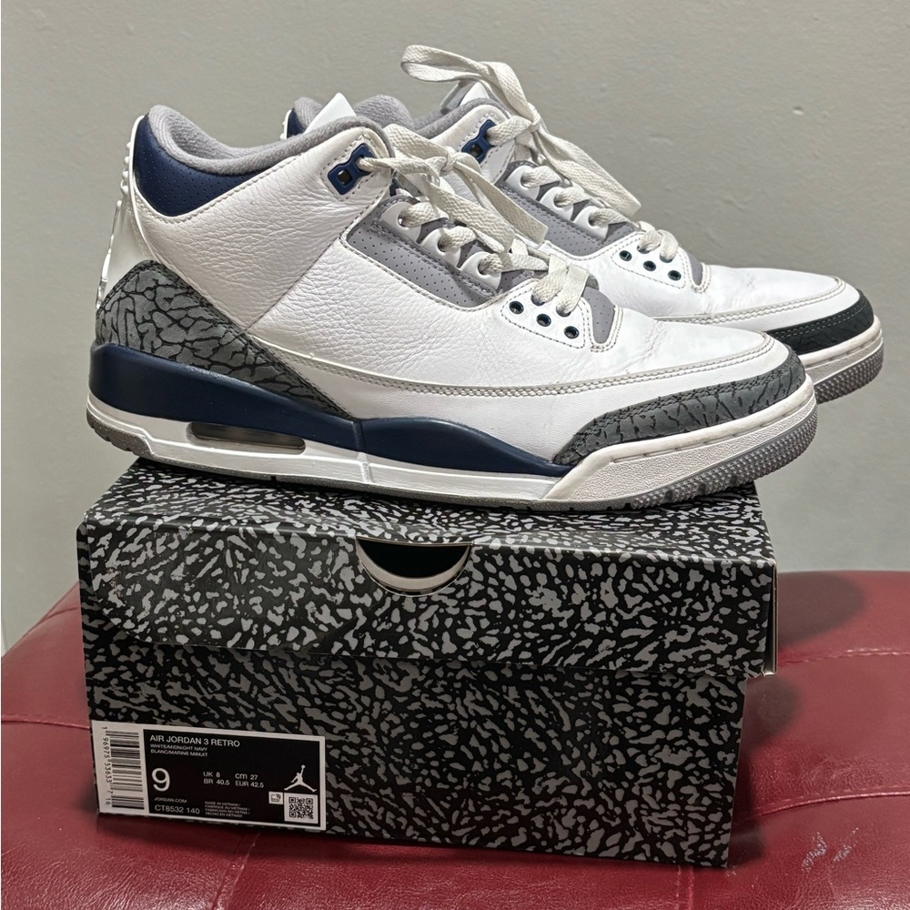 Air Jordan 3 Retro Sneakers Size 9